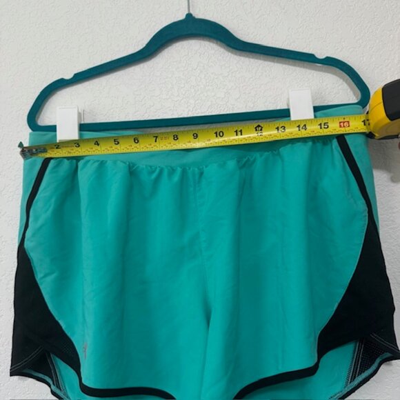 Under Armour Womens Fly By 2.0 Running Short's Size XL color Neptune‎ EUC - Picture 4 of 7